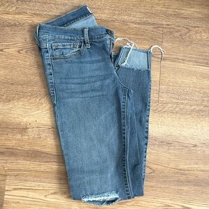 Low rise skinny jeans